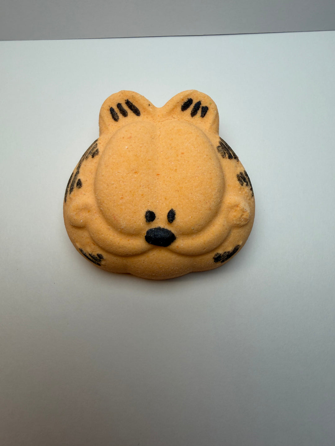 Garfield shape cat bathbomb by BubbleShop fun playful design