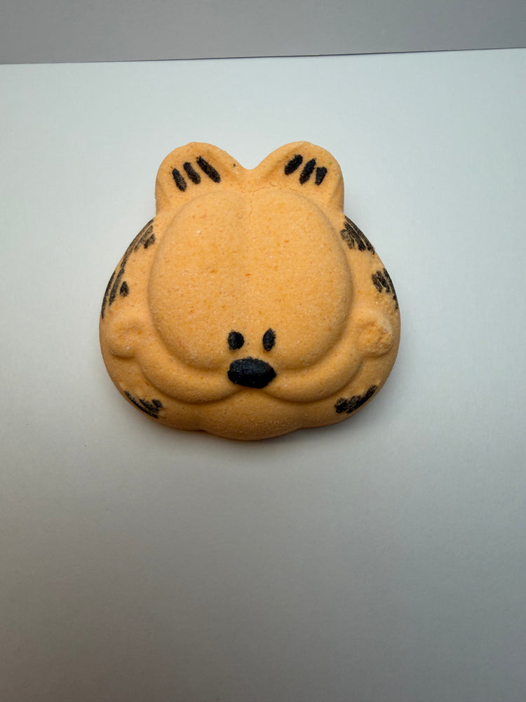 Garfield shape cat bathbomb by BubbleShop fun playful design
