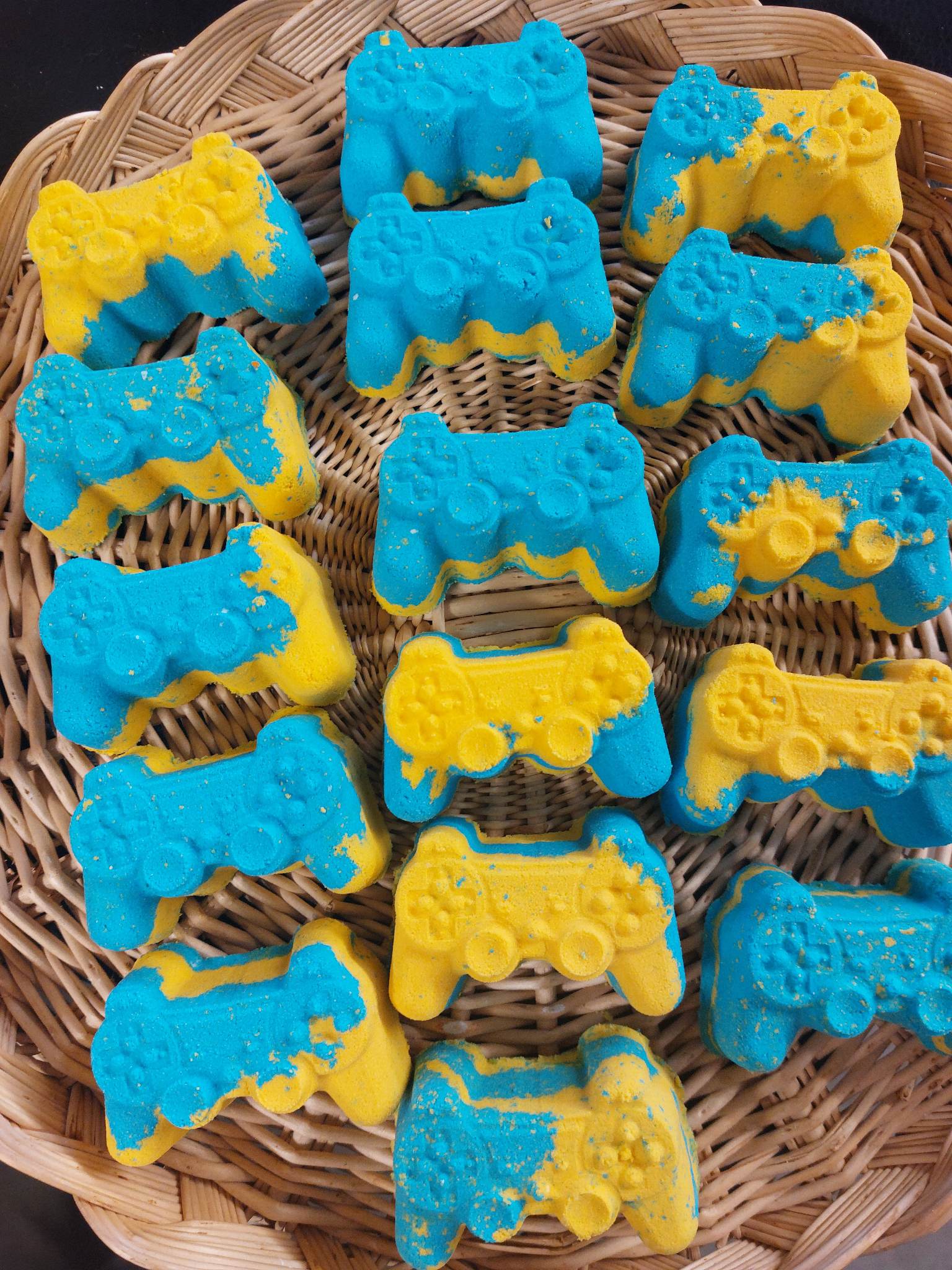 picture of lots of blue and yellow gamer play station  bath bomb by BubbleShop