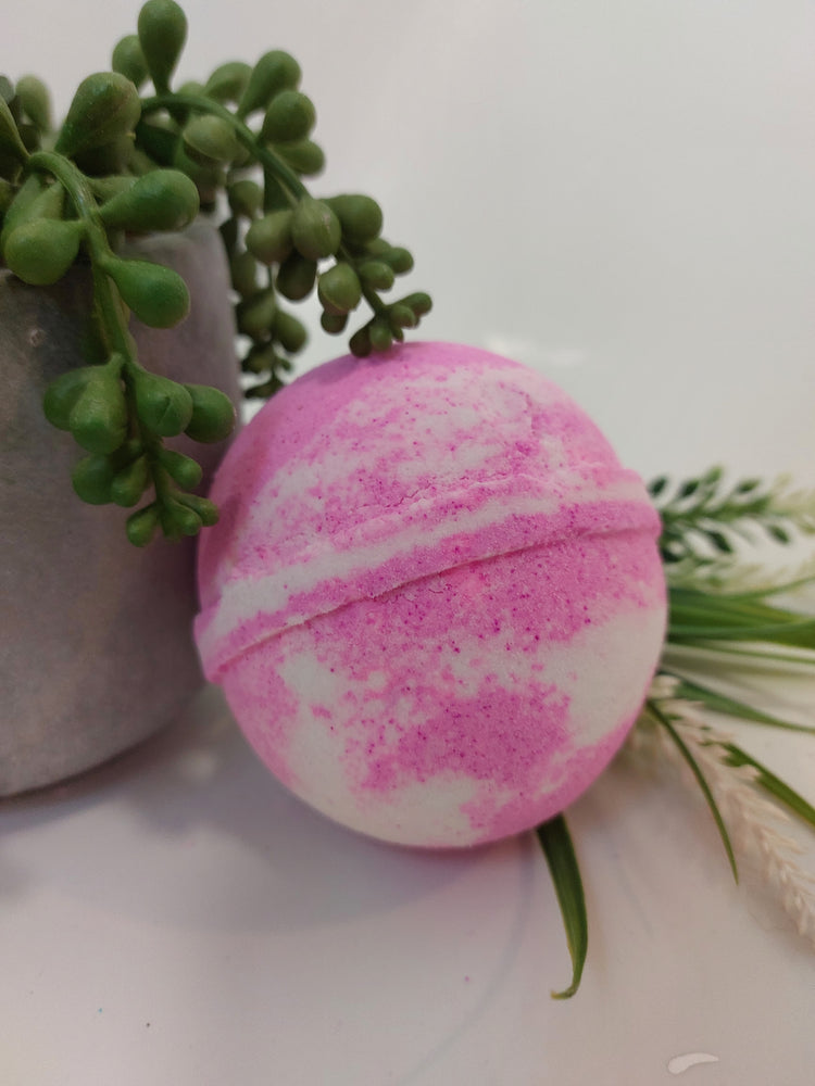 Cloud bath bomb perfume inspired by BubbleShop in pink and white 